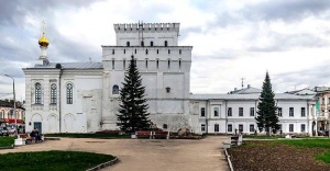 Власьевская башня и Знаменская церковь