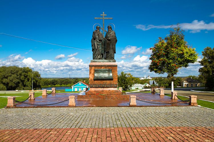 Памятник Кириллу и Мефодию Памятник Кириллу и Мефодию