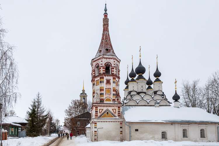 Зимние Антипиевская и Лазаревская церкови