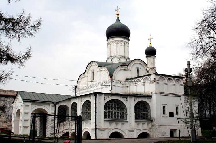 Храм Зачатия Анны интересен своими архитектурными деталями 16-17 столетий