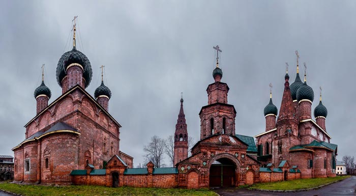 Храмовый комплекс 17 века в Коровниках