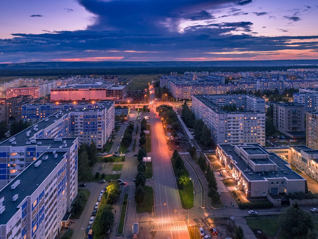 Улица химиков в вечернее время
