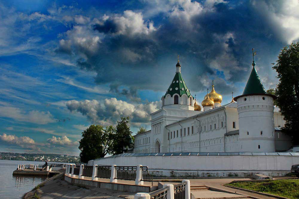 Свято-Троицкий Ипатьевский монастырь в Костроме, фото Свято-Троицкий Ипатьевский монастырь в Костроме, фото