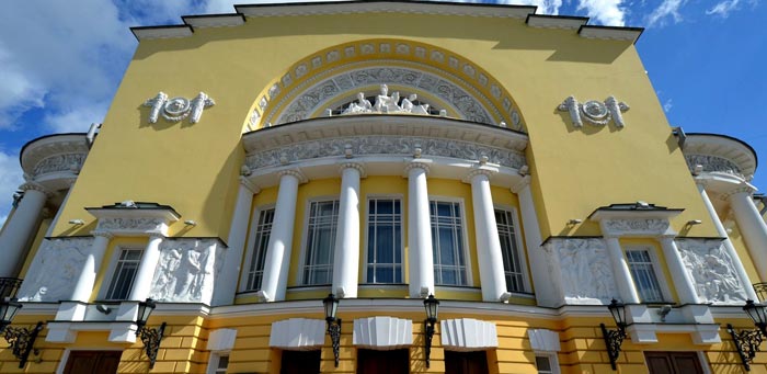 Фасадное оформление Театра драмы им.Ф.Волкова