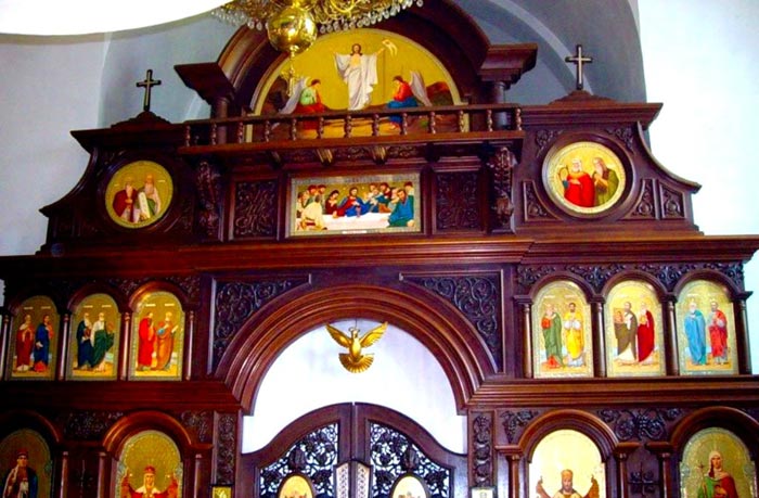 Сегодняшний иконостас харакского храма Св.Нины