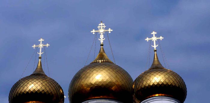 Золотые купола Успенского собора Ярославля