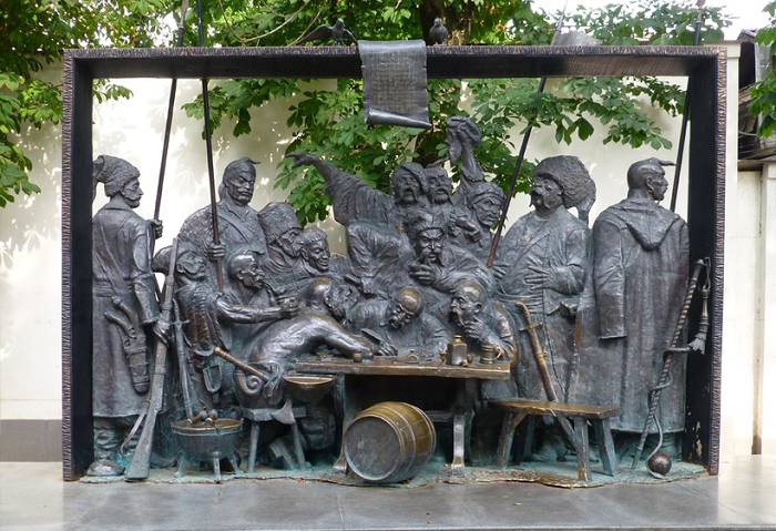Запорожцы пишут письмо турецкому султану - скульптура в Краснодаре