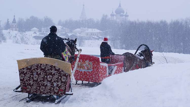 Прогулки на санях и каретах