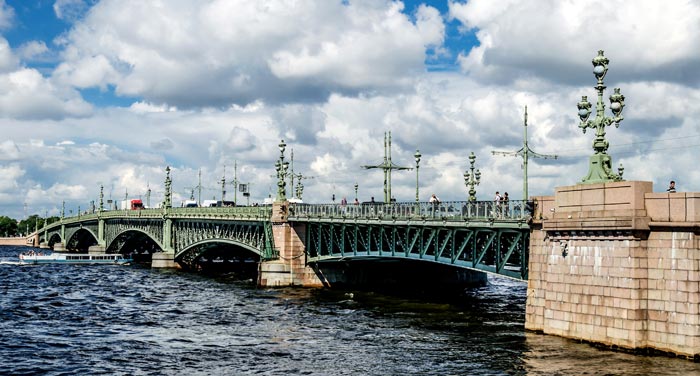 Троицкий мост