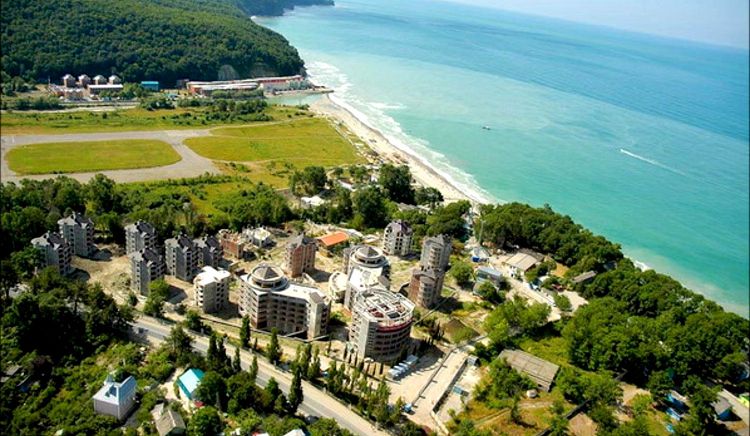 Поселок Агой небольшой, уютный и компактный