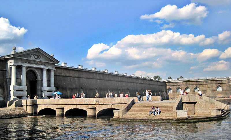 Комендантская пристань у Невских ворот Петропавловской крепости