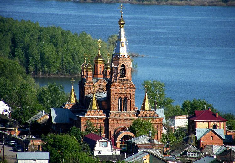 Храм Архангела Михаила на берегу реки Самары - последний дореволюционный храм