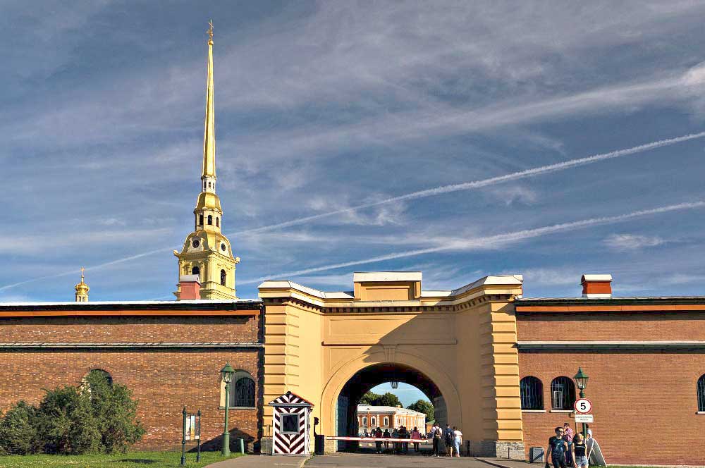 Никольские ворота Петропавловской крепости