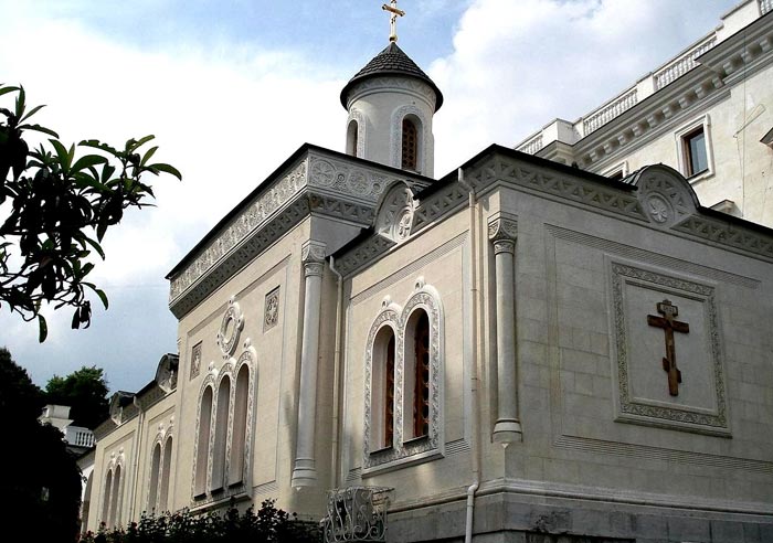 Крестовоздвиженский храм являлся домовой церковью для царской семьи