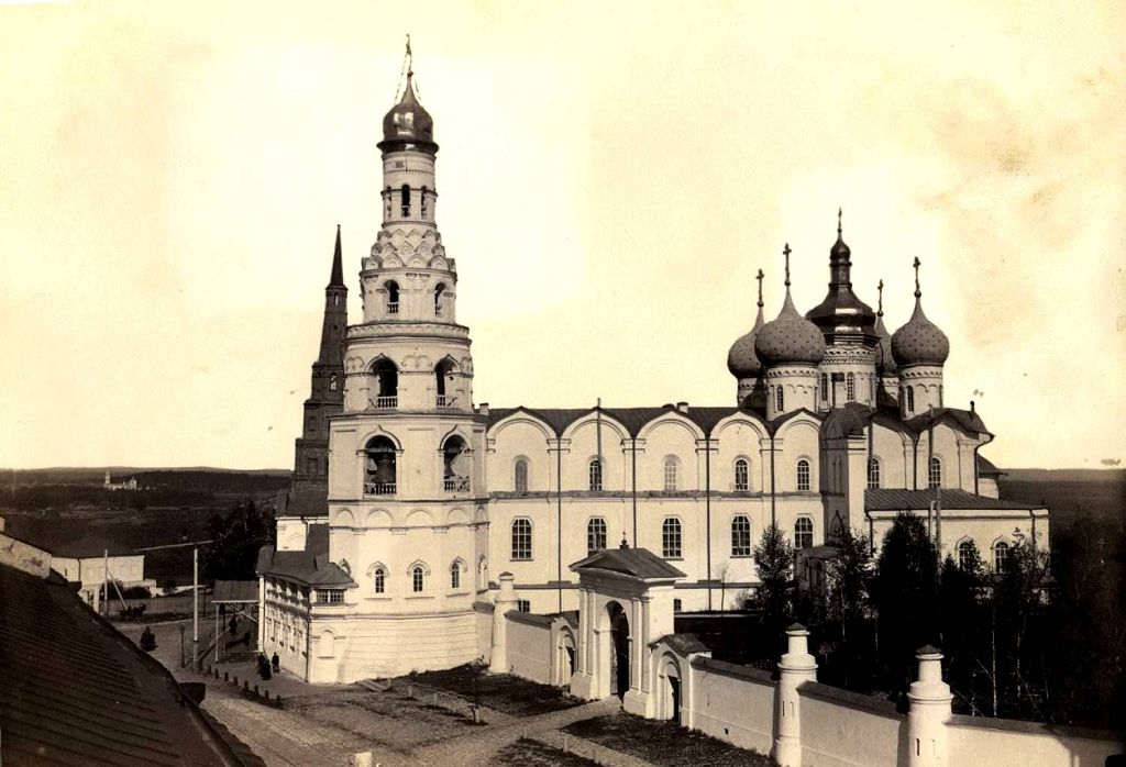 Колокольня Благовещенского собора была красива и высока