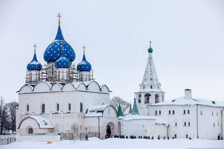 Фото Суздальского кремля в декабре