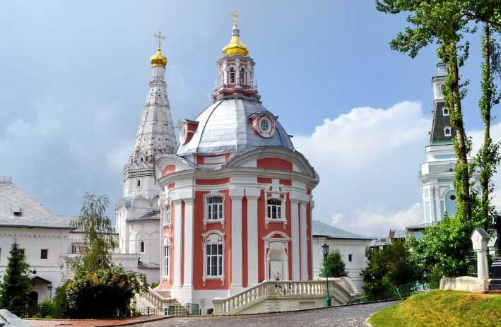Церковь Смоленской Богоматери в Троицкой Лавре Церковь Смоленской Богоматери в Троицкой Лавре