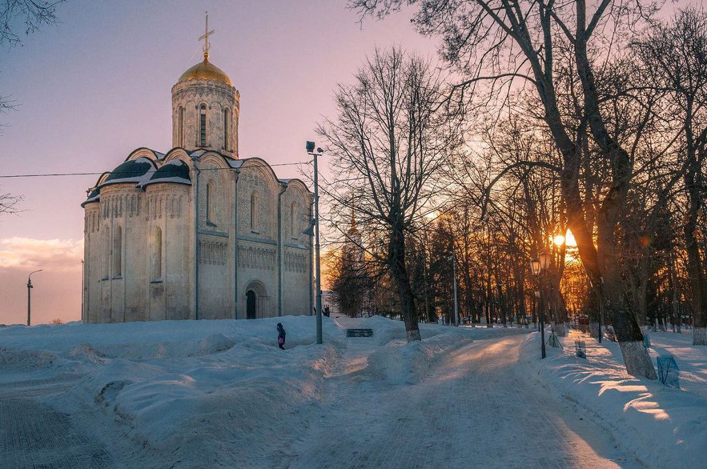Дмитриевский собор в феврале