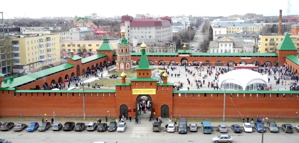 Территория Царевококшайского кремля является стилизованным современным строением