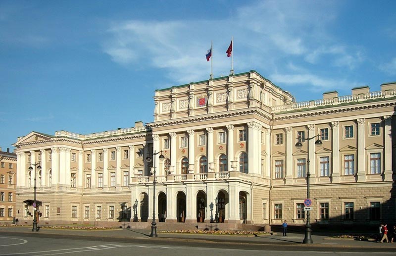 Мариинский дворец на Исаакиевской площади Петербурга