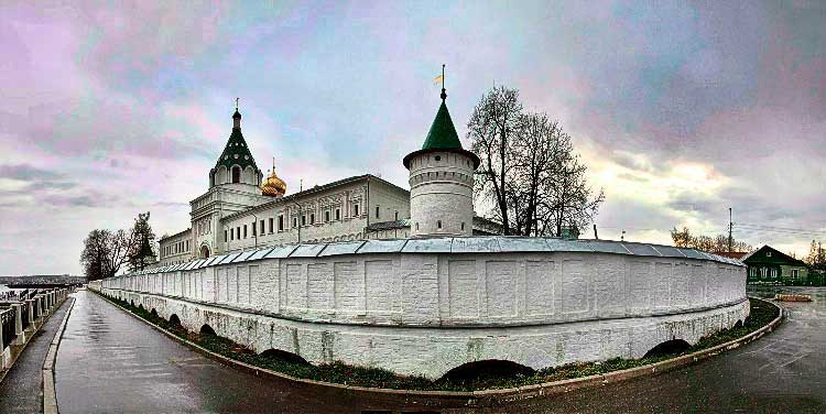 Стены Ипатьевского монастыря Стены Ипатьевского монастыря