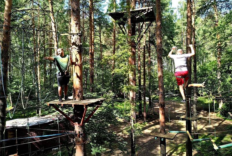 Пройти маршруты Веревочного городка хотят очень многие