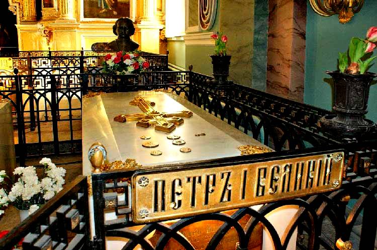 Саркофаг Петра Первого в Петропавловском соборе