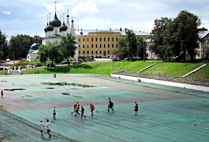 Нынешний стадион "Спартаковец" на месте бывшего Медведицкого оврага