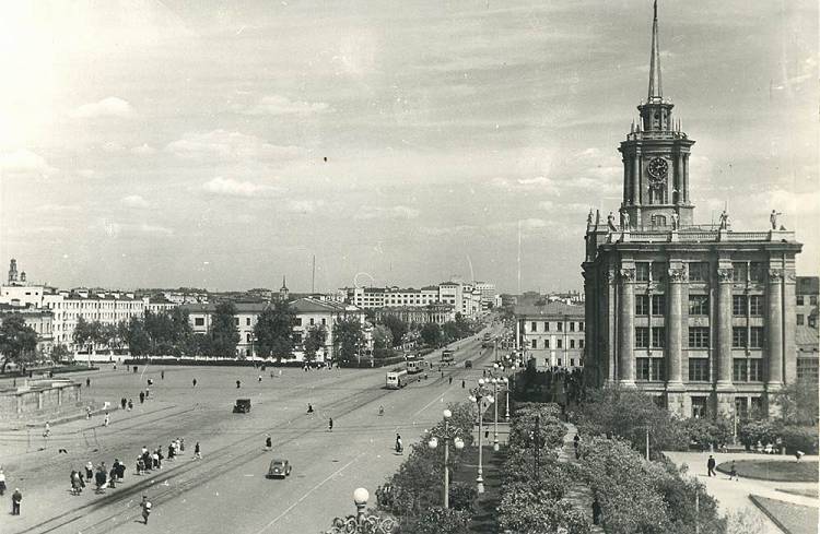 Фото площади в советские годы