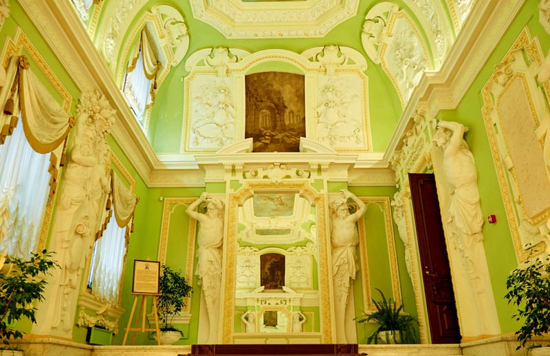 Лестница в Усадьбе Рукавишниковых 