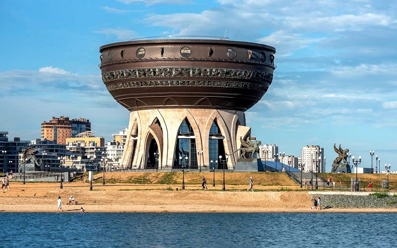 Казанская Чаша - очень интересная и популярная современная достопримечательность города