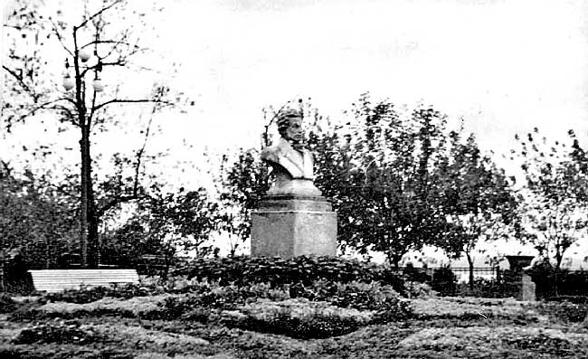 Первый памятник А.С.Пушкину в Самаре