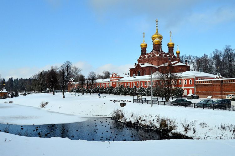 Черниговский скит в декабре