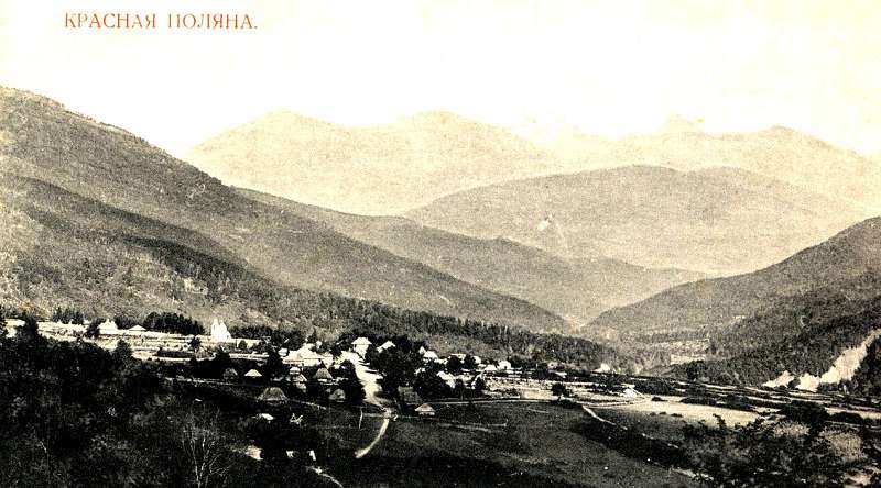На этой фотографии единственный храм греческой деревни хорошо виден