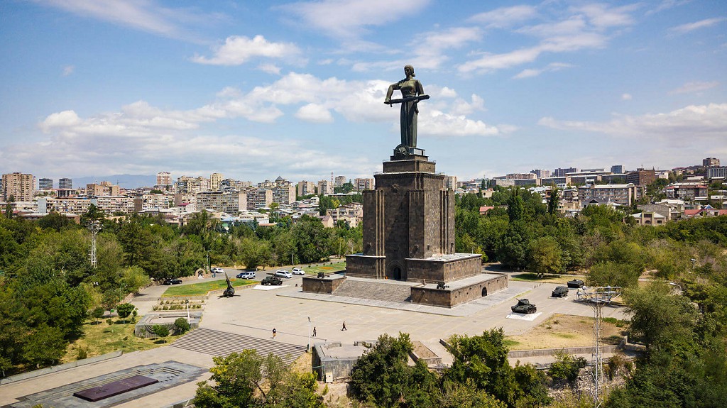 Мемориал Мать Армения в Ереване