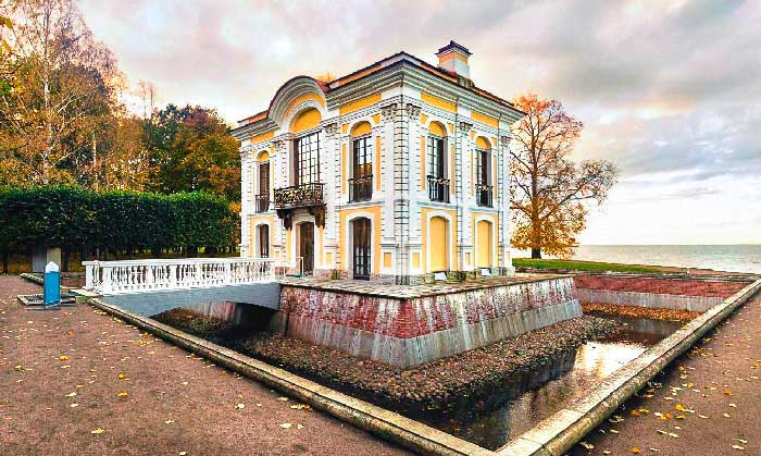 Павильон "Эрмитаж" Нижнего петергофского парка Павильон "Эрмитаж" Нижнего петергофского парка