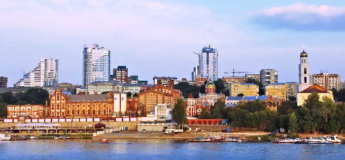 Вид на Жигулевский пивзавод с Волги