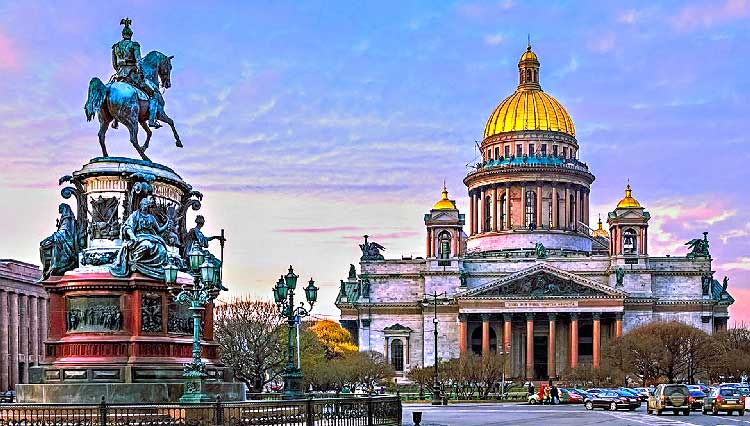 Исаакиевский собор на Исаакиевской площади в Петербурге