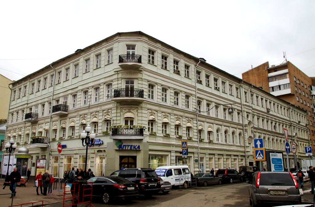 Часть квартир дома № 55 принадлежала Московскому Университету