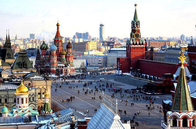 Территория Красной площади начала формироваться в 15 веке от кремлевских стен