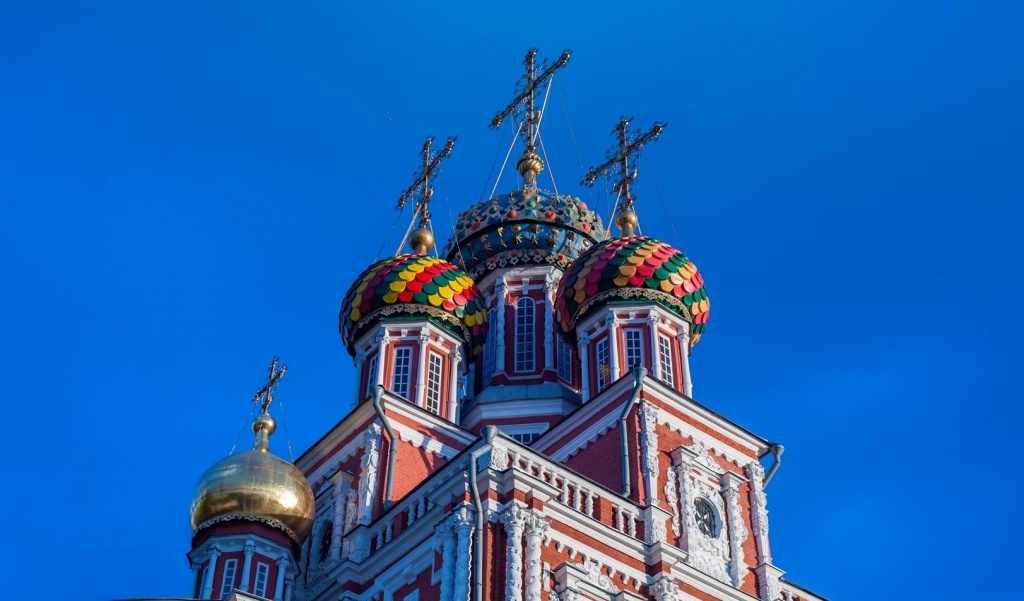 Главы Рождественской церкви