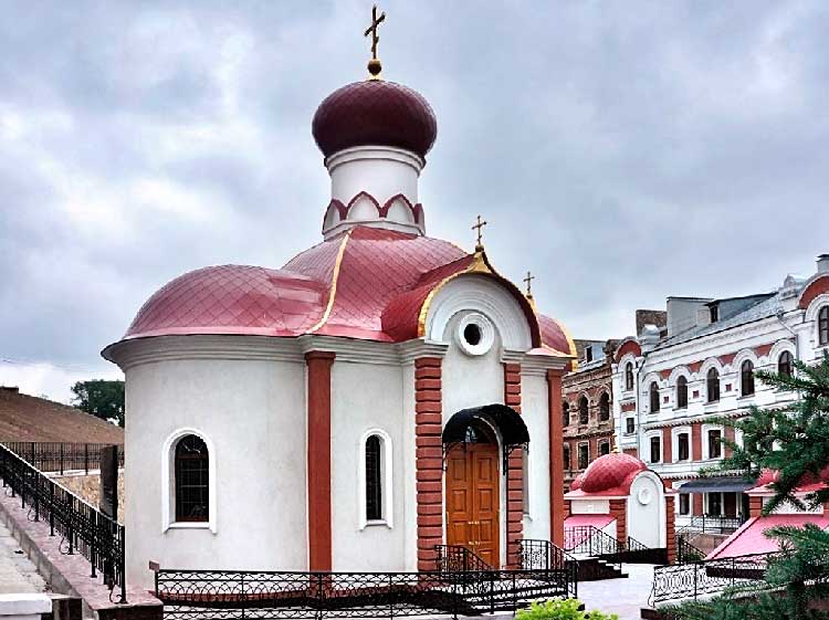 Часовня-храм Царственных Страстотерпцев в Иверском монастыре