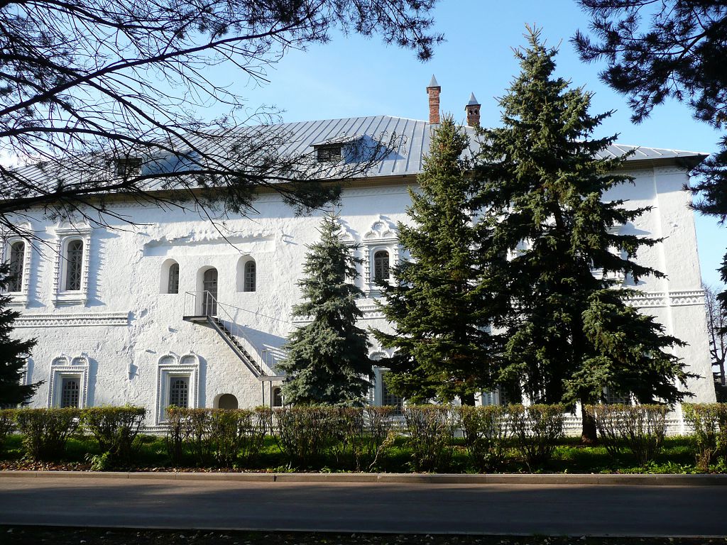 Митрополичьи палаты.jpg