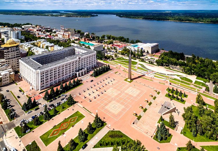 Площадь Славы - современная достопримечательность города