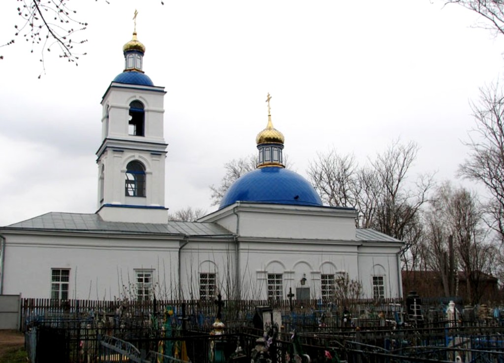 Казанско-Богородицкий храм был построен как кладбищенская Воскресенская церковь