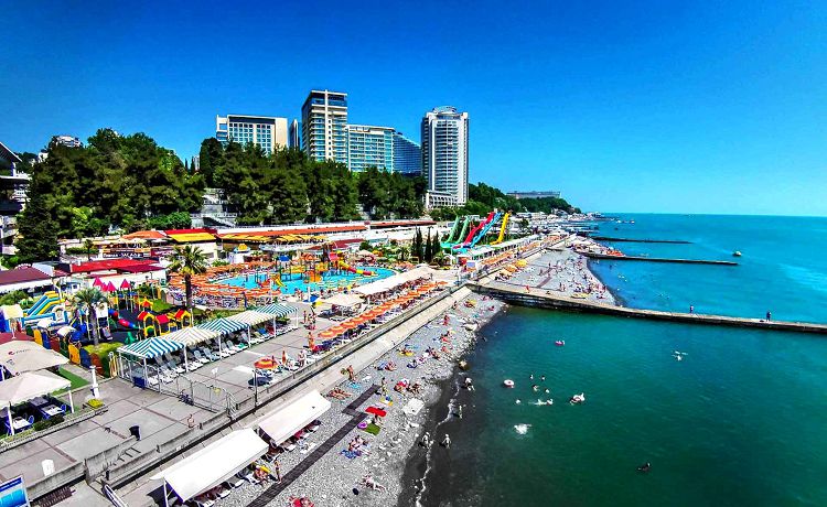 Пляжи города Сочи - это очень популярные и обустроенные территории