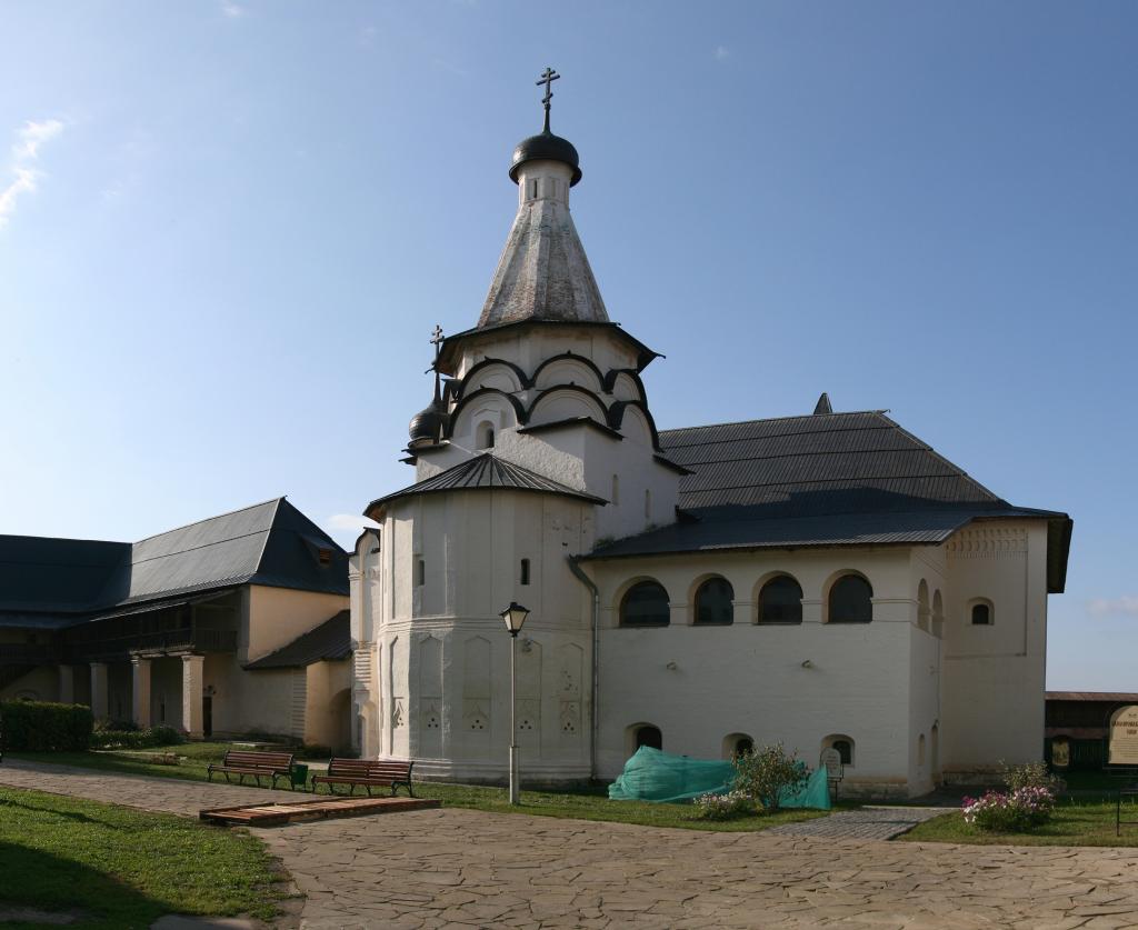 Успенская трапезная церковь в Суздале Успенская трапезная церковь в Суздале