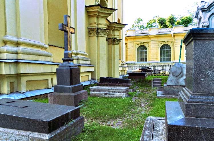 Комендантское кладбище Петропавловской крепости