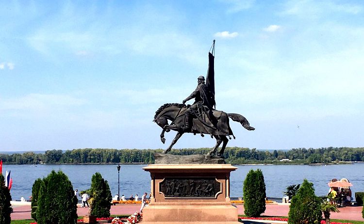 памятник засекину.jpg