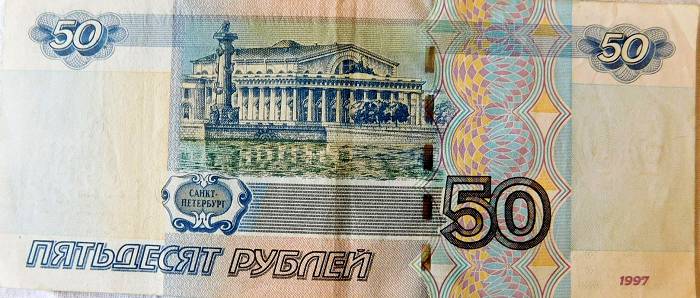 Биржей Васильевской стрелки можно любоваться ежедневно!